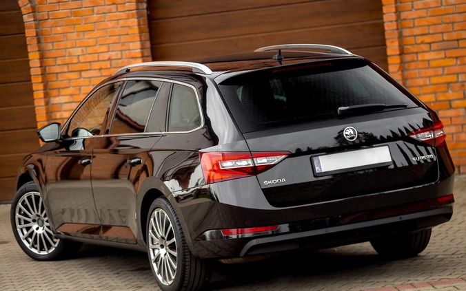 Skoda Superb cena 56800 przebieg: 265000, rok produkcji 2016 z Radom małe 781